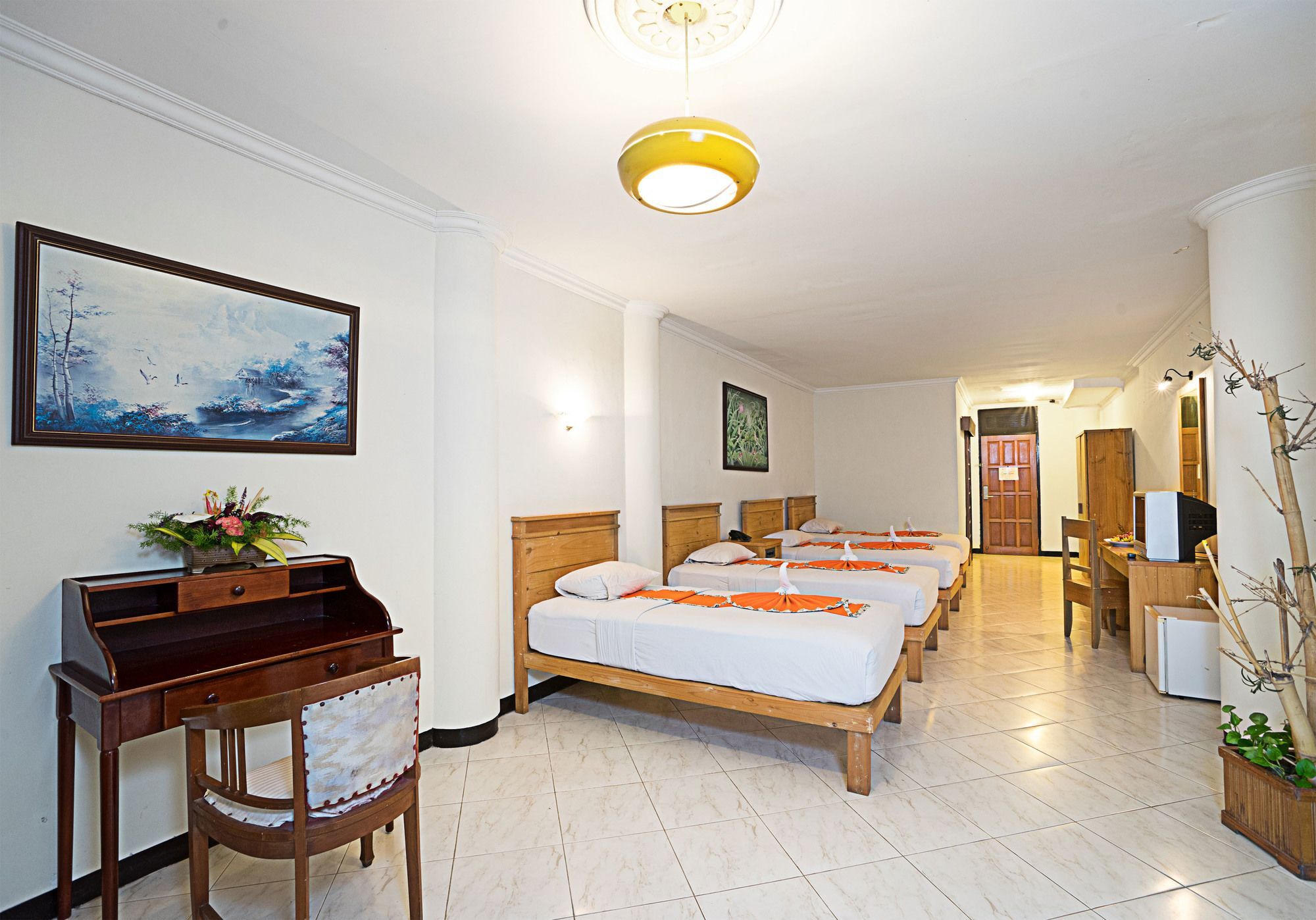 Royal Hotel And Convention Tretes Prigen Exterior foto